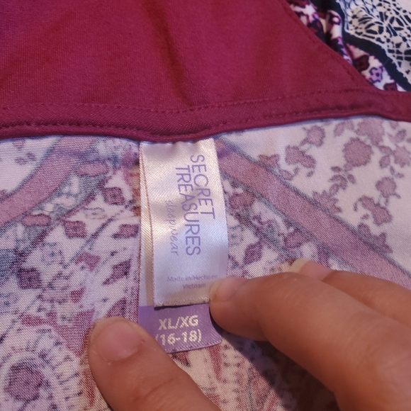 Patterned Halter Top Nightgown - Picture 6 of 7